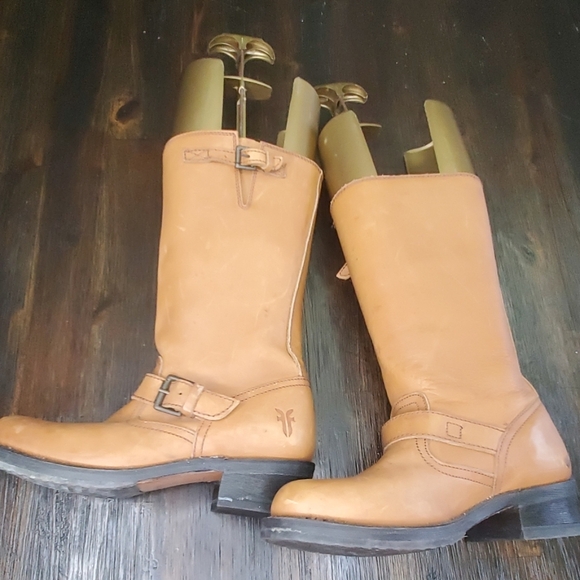 Frye Shoes - Frye engineer tan boots 6.5M